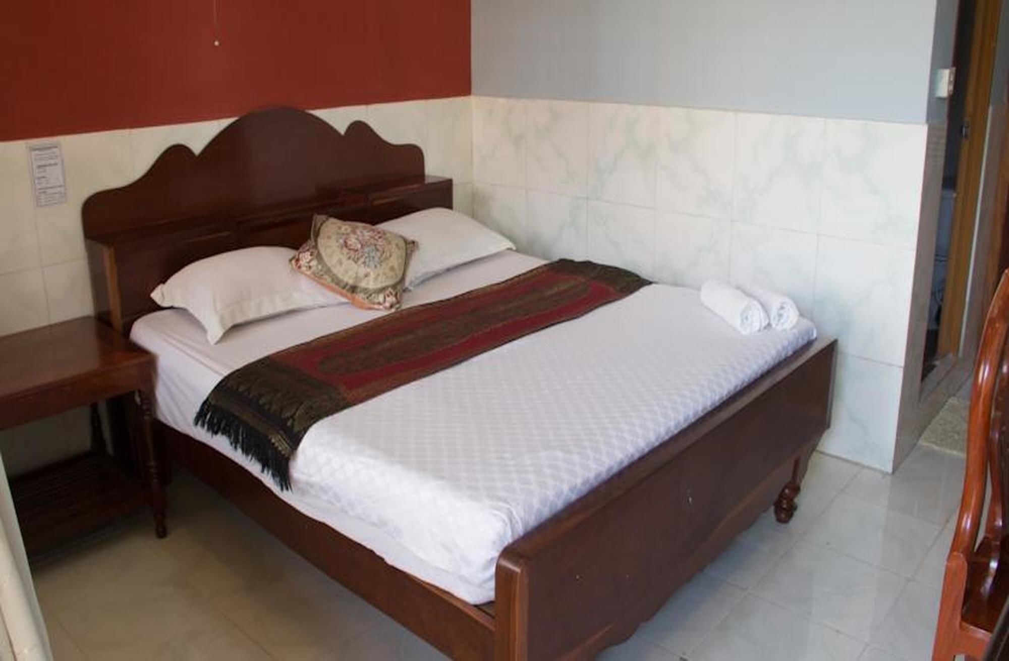 Royal Guest House Phnom-Penh Buitenkant foto